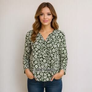 Fun2Fun Green Floral Blouse Split Neck Pleated Front 3/4 Sleeve Stitch Fix Sze S